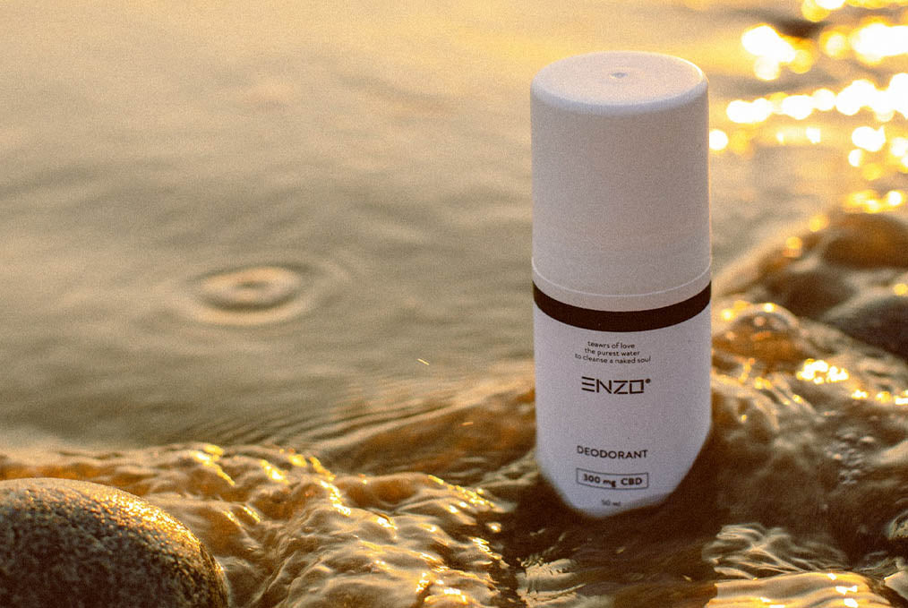 Natūralus bekvapis dezodorantas su CBD – švelni apsauga vasarai