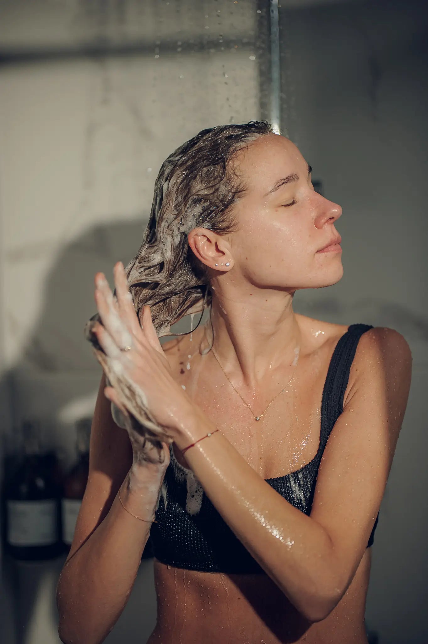 2134_Enzo_YurySalon_20251020.webp__PID:72b33e04-29b8-464f-a374-0e1a84eea9df